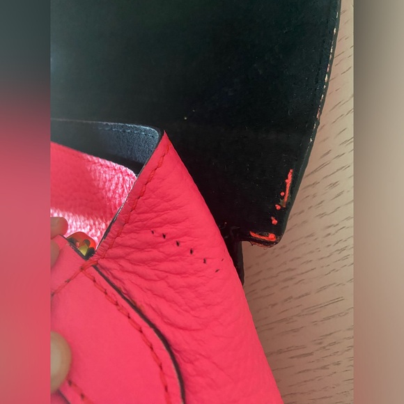 Burberry calfskin smooth grain small Burleigh crossbody bag in neon pink - Picture 15 of 16